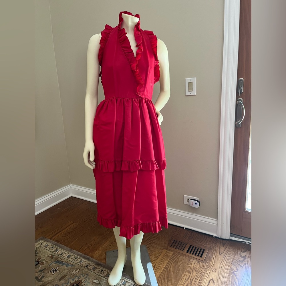 Albert Capraro’s timeless dress